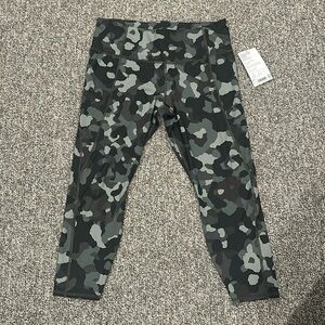 NWT Athleta Petite Lightning Camo 7/8 Tight Sz LP